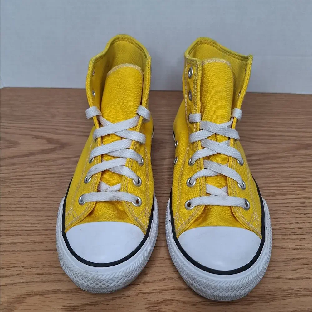 Converse Chuck Taylor All Star Big Logo High Top Sneakers Yellow (Youth Size 2)